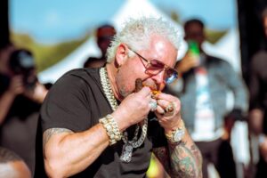 Guy Fieri tổ chức tiệc 'Flavortown' hoành tráng vào ngày Chủ nhật Super Bowl 7 Guy Fieri tổ chức tiệc ‘Flavortown’ hoành tráng vào ngày Chủ nhật Super Bowl