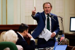 Cuộc đua vào Quốc Hội ở Bắc California trở nên phức tạp