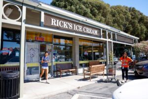 Palo Alto: Sau 70 năm, tiệm kem Rick’s Ice Cream chuyển giao công thức