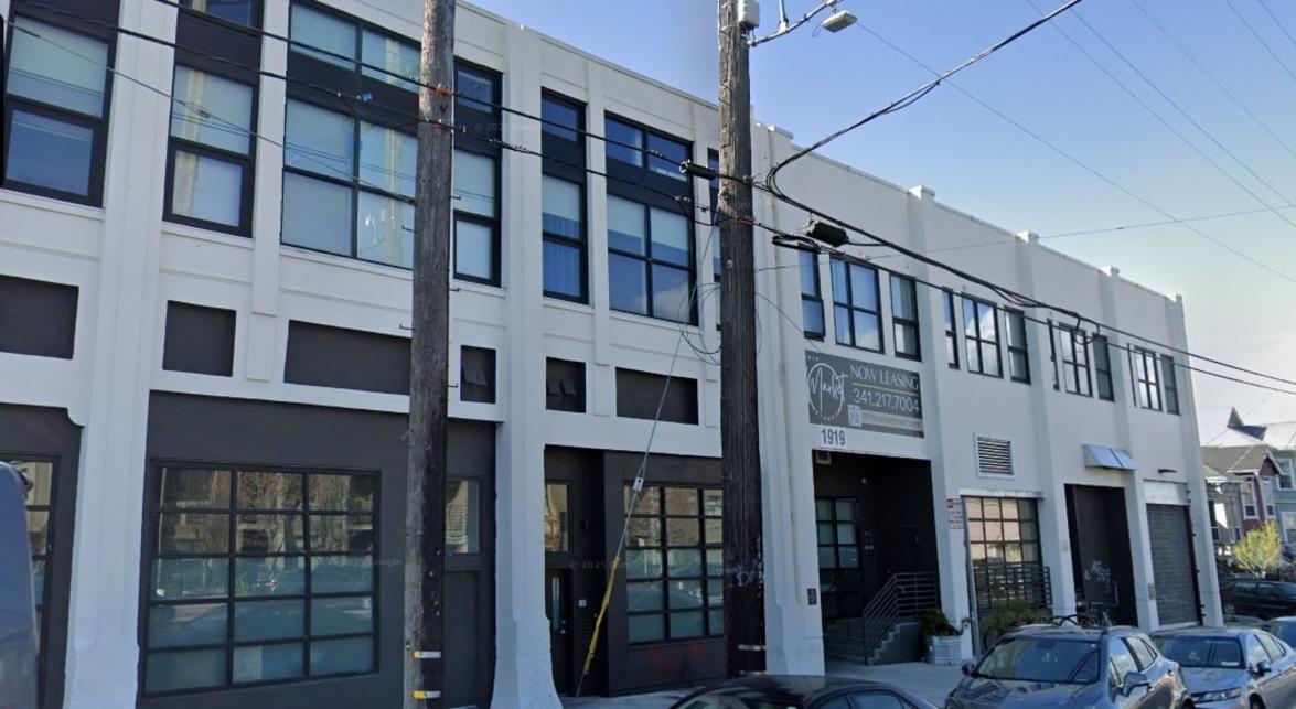 SJM L OAKAPTSLOAN 01