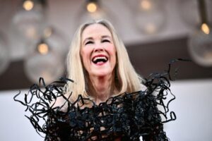 Diễn viên Catherine O'Hara qua đời ở tuổi 71 19 Diễn viên Catherine O’Hara qua đời ở tuổi 71