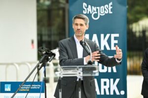 Tuần thuận lợi cho Matt Mahan, không may cho Ron Galatolo 31 Tuần thuận lợi cho Matt Mahan, không may cho Ron Galatolo