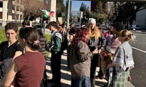 Biểu tình tại Stanford: Tòa án đối mặt với vấn đề 'tự do ngôn luận' và 'phá hoại' 28 Biểu tình tại Stanford: Tòa án đối mặt với vấn đề ‘tự do ngôn luận’ và ‘phá hoại’