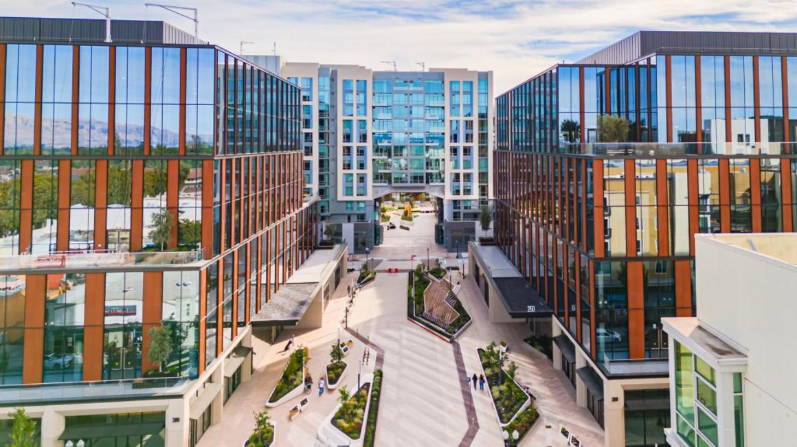 SJM L SUVLTECHDEALS 01