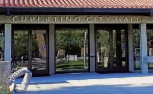 Cupertino Cân Nhắc Thuế Mới Giữa Áp Lực Tài Chính