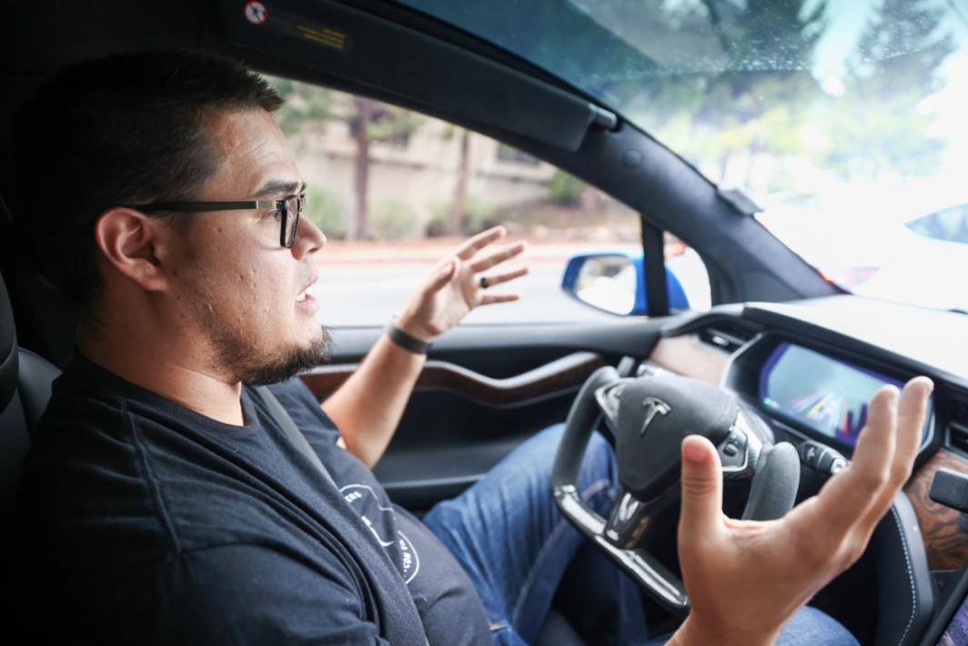 SJM L TESLAFAN 09XX 3