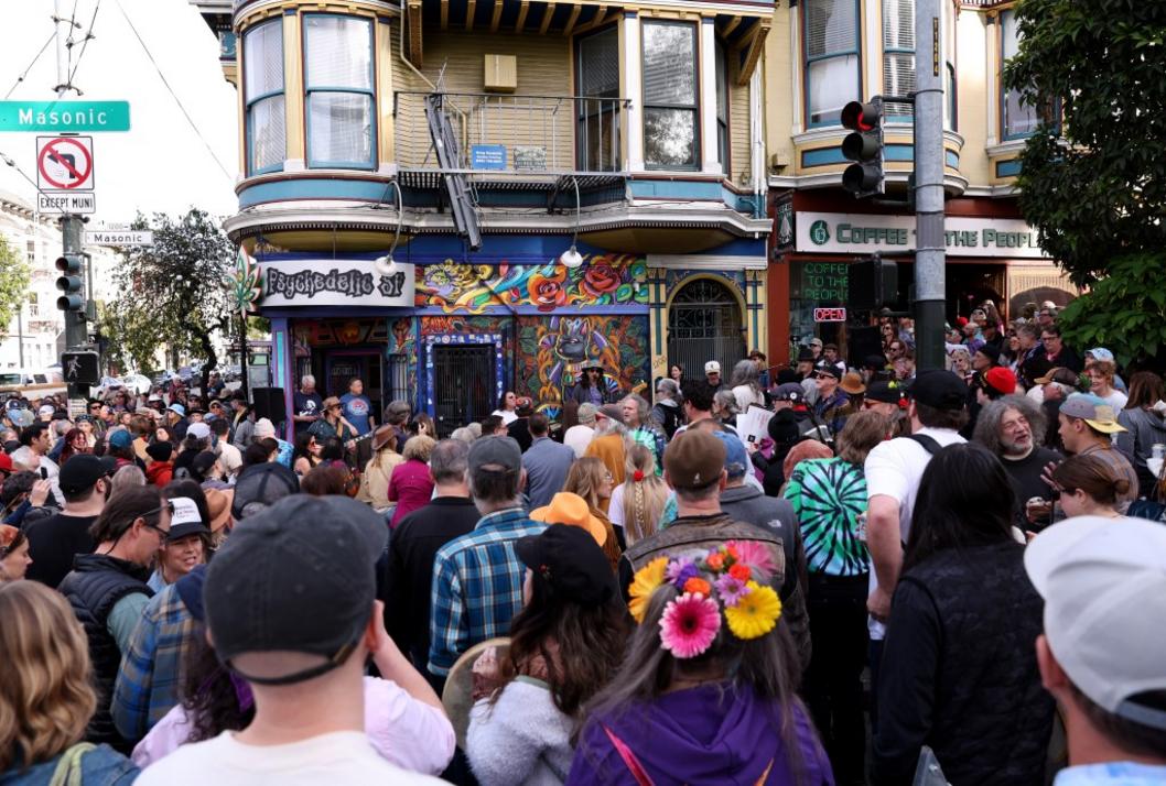 Người hâm mộ tưởng niệm Bob Weir của ban nhạc Grateful Dead 1 SJM L WEIROBIT 0112 11