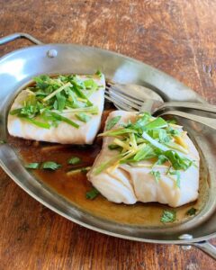 Công Thức: Món Cá Hấp Kiểu Quảng Đông Dễ Làm Tại Nhà