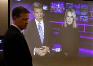 Tòa án y án vụ kiện về lương bổng của cựu phát thanh viên truyền hình California