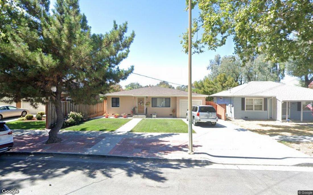 Bất động sản Santa Clara County: Nhà trên phố McKendrie bán giá 1.2 triệu đô la 1 Santa Clara County real estate House on McKendrie Street sells for 1.2 million