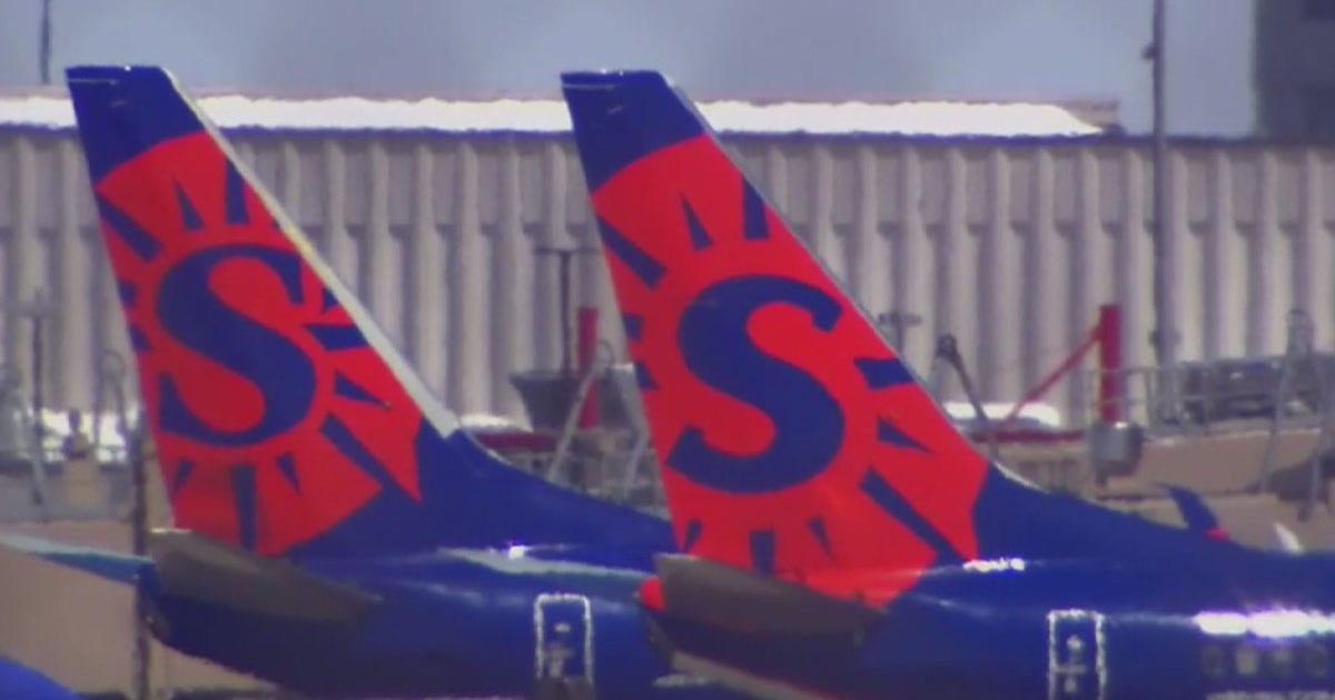 Sun Country airlines sized