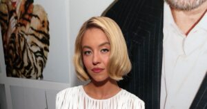 Nữ diễn viên Sydney Sweeney đối mặt phản ứng dữ dội vì màn trình diễn với nội y 15 Nữ diễn viên Sydney Sweeney đối mặt phản ứng dữ dội vì màn trình diễn với nội y