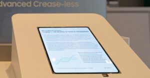 Màn hình gập iPhone lộ diện ấn tượng