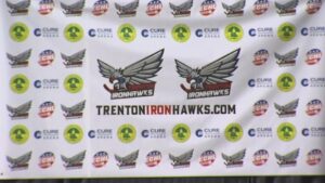 Đội khúc côn cầu Trenton Ironhawks ra mắt