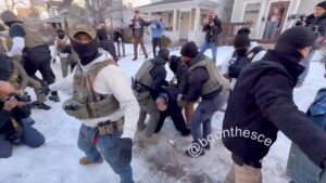 Cựu quân nhân Mỹ nói bị ICE bắt giữ và từ chối quyền luật sư