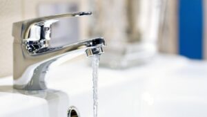 Thời Tiết Mùa Đông: Cách Bảo Vệ Nhà Cửa và Bản Thân