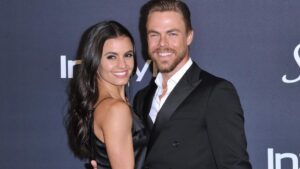 Vũ công Derek Hough và vợ chào đón con gái đầu lòng