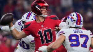 Davis Mills của Texans có lý do vắng mặt trong chuyến bay đến Pittsburgh