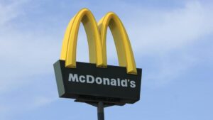 Vụ Kiện McDonald’s: McRib Bị Tố Cáo Gây Hiểu Lầm Về Thành Phần