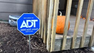 ADT tạm dừng một số tính năng cao cấp với Google Nest