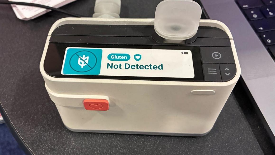 Thiết Bị Phát Hiện Gluten Cầm Tay Ra Mắt Tại CES 1 allergen alert 1