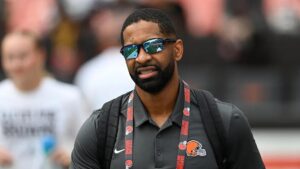 Tổng Quản lý Browns chưa chắc Shedeur Sanders là QB chính năm 2026