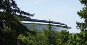 Apple dùng AI Chatbot để Tăng Năng Suất Nhân Viên