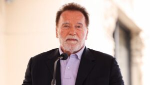 Arnold Schwarzenegger chia sẻ bí quyết đạt mục tiêu ngày đầu năm