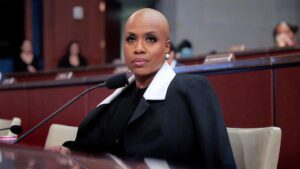 Nghị Sĩ Dân Chủ kêu gọi bãi bỏ ICE sau vụ xả súng ở Minneapolis