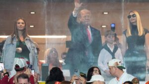 Cháu gái Tổng Thống Donald Trump bị thương ở tay