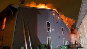 Cảnh sát hai hạt hợp tác quyên góp cho nạn nhân hỏa hoạn chung cư ở Richmond 18 Cảnh sát hai hạt hợp tác quyên góp cho nạn nhân hỏa hoạn chung cư ở Richmond