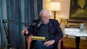 Thượng nghị sĩ Bernie Sanders lên án hành vi gian lận tại Minnesota