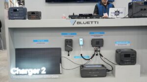 Thiết bị sạc mới của Bluetti: Sạc năng lượng mặt trời và máy phát điện cùng lúc
