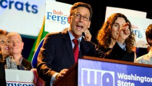 Quan chức Washington chỉ trích những người bảo thủ vì cáo buộc gian lận