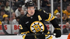Ngôi sao Bruins Charlie McAvoy bàn về sự hòa nhập trong môn khúc côn cầu