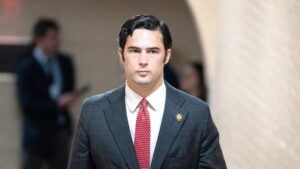 Phiên điều trần về gian lận ở Minnesota gây tranh cãi về nhập cư 30 Phiên điều trần về gian lận ở Minnesota gây tranh cãi về nhập cư