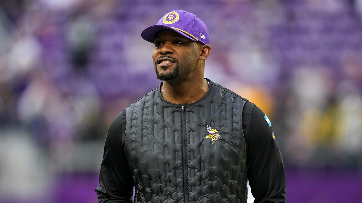Huấn luyện viên Brian Flores tiếp tục ở lại đội Vikings 1 brian flores minnesota