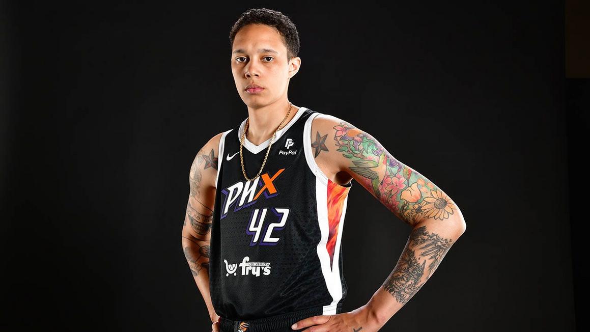 Brittney Griner so sánh trải nghiệm tù ở Nga với việc thực thi pháp luật ICE tại Mỹ 1 brittney griner