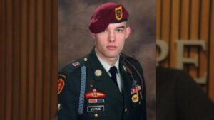 Cựu chiến binh bị bắt giữ, không được liên lạc luật sư sau khi chứng kiến hoạt động của ICE