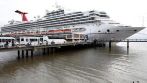 Carnival tung lịch trình mới năm 2027 với các điểm đến châu Âu, châu Phi và hành trình ngắm nhật thực