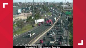 Tất cả làn đường hướng Tây trên Vòng Xoay 610 tại Houston bị đóng cửa sau tai nạn