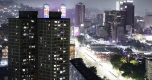 Cảnh sát Venezuela nổ súng vào máy bay không người lái 3 Cảnh sát Venezuela nổ súng vào máy bay không người lái