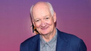 Ngôi sao ‘Whose Line Is It Anyway?’ Colin Mochrie phẫu thuật mắt khẩn cấp, hoãn các buổi diễn