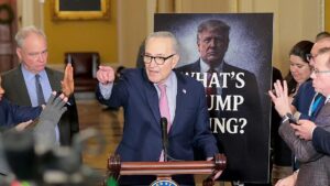 Thượng Nghị Sĩ Schumer chỉ trích Tổng Thống Donald Trump về Venezuela, giờ lại lo ngại ‘cuộc chiến vô tận’