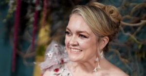 Tác giả Colleen Hoover thông báo đang điều trị ung thư