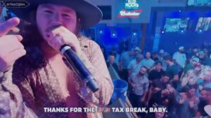 Nghệ sĩ Nashville ca ngợi chính sách miễn thuế tiền tip của Tổng Thống Donald Trump