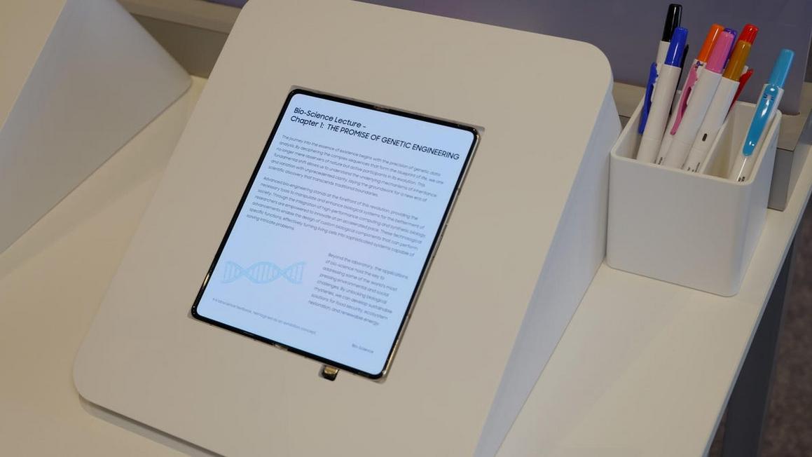 creaseless display 1