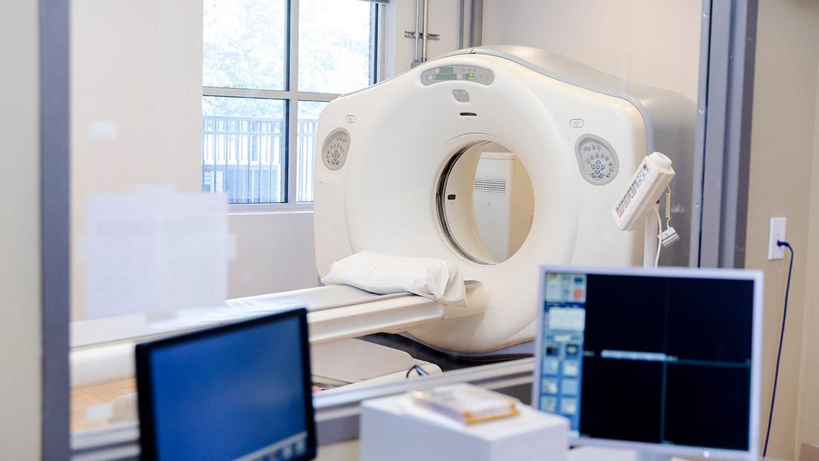 Bác Sĩ Ben Carson: Bệnh Nhân Không Nên Sợ Thành Kiến Chính Trị Trong Chăm Sóc Y Tế 1 ct scan machine