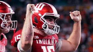 Indiana Vô Địch Bóng Bầu Dục Mỹ, Đánh Bại Miami