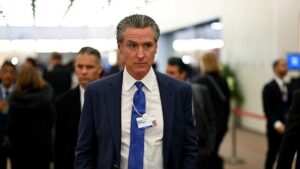 Thống đốc Newsom chỉ trích lãnh đạo thế giới ‘hèn nhát’ với Tổng Thống Donald Trump